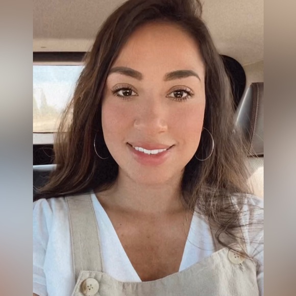 Meet your Posher, Shirley - Picture 2 of 2